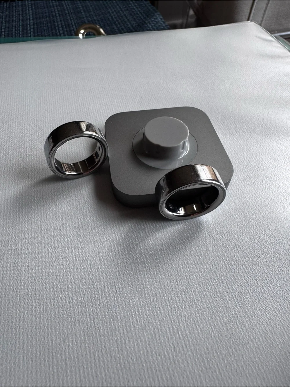 Oura Gray Magnetic Ring Accessory with Silver Accent